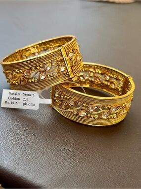 Gold-Tone Kundan Accent Women’s Bangle Set